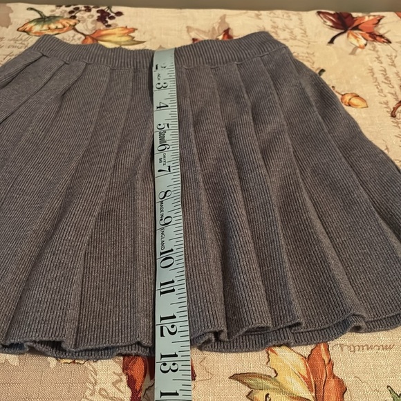 Virgil Kids Gray Pleated Skirt - Picture 2 of 6